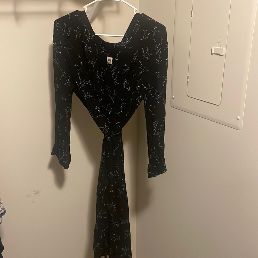 Black long sleeved dress with nature print (L)